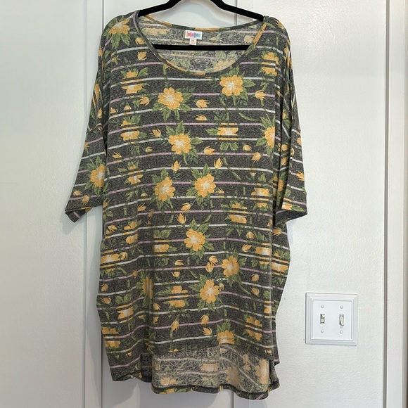 LuLaRoe Tops - LuLaRoe Top
